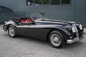 Image 31/50 of Jaguar XK 140 DHC (1956)