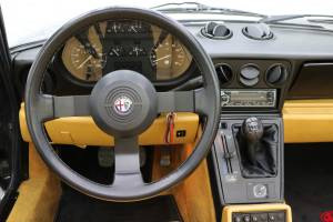 Imagen 15/38 de Alfa Romeo 2.0 Spider (1990)