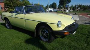 Image 3/8 of MG MGB (1976)