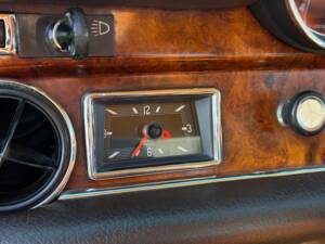 Image 28/39 of Mercedes-Benz 300 SEL 6.3 (1970)