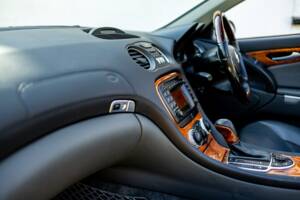 Image 49/50 de Mercedes-Benz SL 500 (2003)