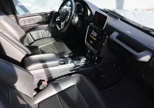 Bild 38/41 von Mercedes-Benz G 63 AMG (lang) (2015)