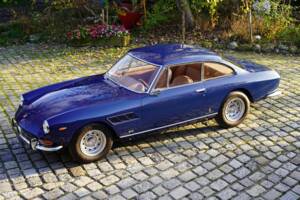 Bild 14/20 von Ferrari 330 GT 2+2 (1967)