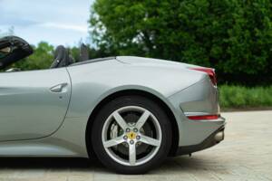 Bild 36/50 von Ferrari California T (2014)
