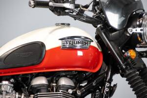 Image 30/50 of Triumph DUMMY (2014)