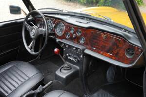 Image 46/50 of Triumph TR 6 (1971)