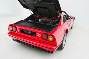 Image 17/20 of Ferrari 328 GTS (1986)