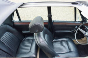 Image 34/50 of Rover 3500 (1972)