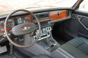 Bild 35/50 von Jaguar XJ 6 C 4.2 (1976)