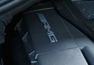 Image 22/49 of Mercedes-Benz ML 63 AMG (2013)