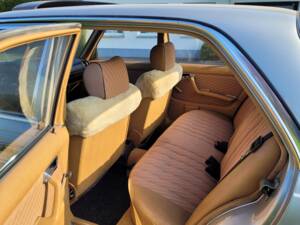 Bild 8/10 von Mercedes-Benz 280 E (1982)