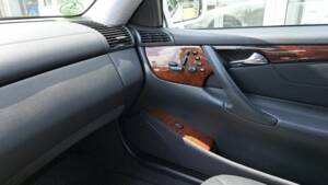 Bild 12/22 von Mercedes-Benz CL 500 (2001)