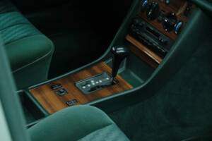 Bild 24/50 von Mercedes-Benz 300 SE (1986)
