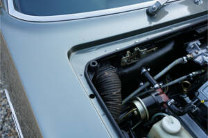 Image 36/50 of Aston Martin V8 (1980)