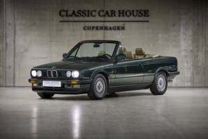 Image 29/90 of BMW 325i (1987)