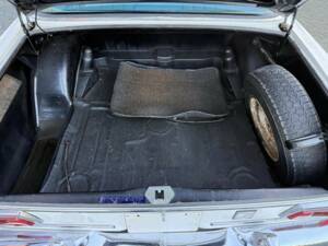 Bild 32/50 von Mercedes-Benz 230 (1968)