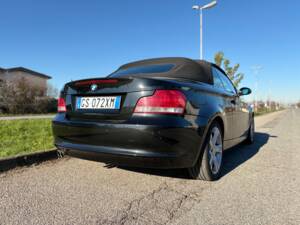 Image 32/37 de BMW 125i (2009)