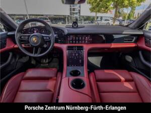 Obraz 26/49 pojazdu Porsche Taycan Turbo S Cross Turismo (2021)