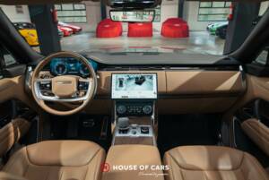 Image 15/25 of Land Rover Range Rover D350 (2022)