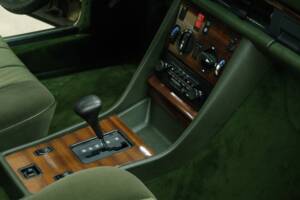 Bild 23/50 von Mercedes-Benz 280 SE (1984)