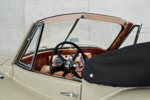 Image 11/50 de Jaguar XK 120 DHC (1953)