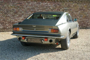 Image 17/50 of Aston Martin V8 (1980)