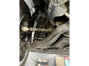 Immagine 30/36 di Mercedes-Benz 500 E (1991)