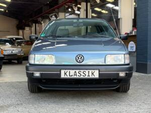 Image 5/33 of Volkswagen Passat 1.8 (1989)