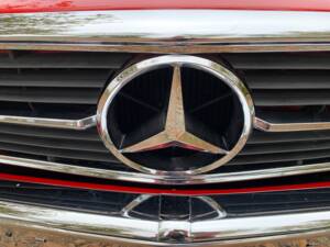 Image 20/177 de Mercedes-Benz 350 SL (1974)