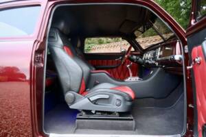 Image 27/50 of Plymouth Special Deluxe (1950)