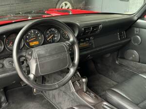Image 21/37 de Porsche 911 Carrera 2 (1992)