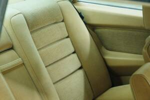 Bild 35/50 von Mercedes-Benz 380 SEC (1983)