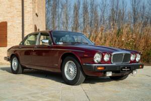 Bild 2/50 von Daimler Double Six (1988)