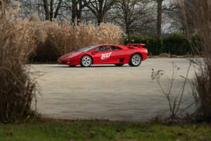 Image 13/50 of Lamborghini Diablo VT (1993)
