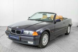 Bild 18/50 von BMW 318i (1996)
