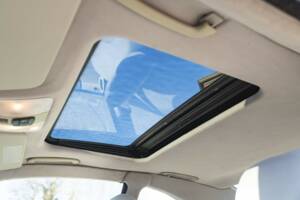 Image 41/50 of Mercedes-Benz CLK 200 (1997)