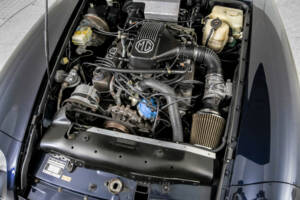 Bild 37/50 von MG RV8 (1993)