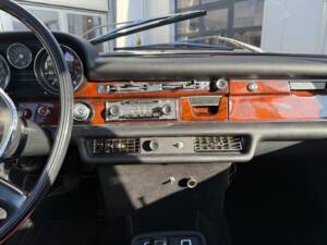 Image 18/32 of Mercedes-Benz 300 SEL 6.3 (1970)