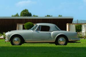 Image 12/50 of Lancia Aurelia B24 Convertible (1958)