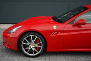 Image 27/50 of Ferrari California (2010)
