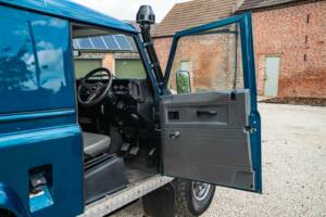 Bild 48/50 von Land Rover Defender 110 Turbo Diesel (1999)