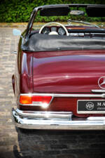 Immagine 60/71 di Mercedes-Benz 220 SE b (1961)