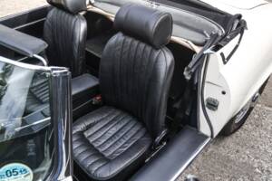 Bild 28/41 von Jaguar E-Type V12 (1972)
