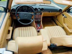 Image 19/36 de Mercedes-Benz 560 SL (1988)