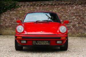 Image 33/50 of Porsche 911 Carrera 3.2 (1988)