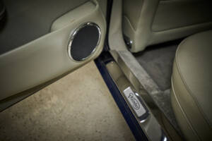 Image 68/97 of Daimler Double Six (1994)