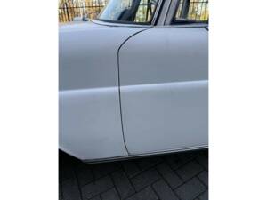 Bild 15/50 von Mercedes-Benz 230 (1968)