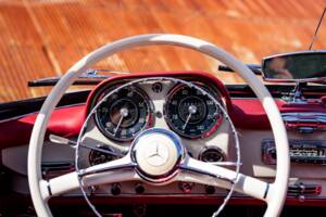 Image 21/33 de Mercedes-Benz 190 SL (1959)