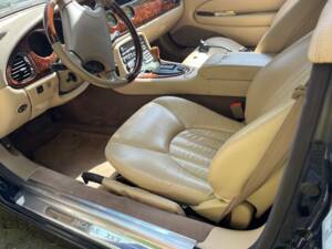 Image 6/13 of Jaguar XKR (1999)