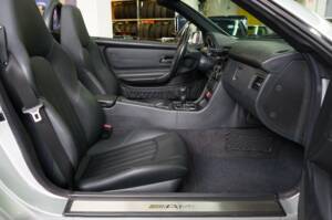 Imagen 22/50 de Mercedes-Benz SLK 32 AMG (2002)